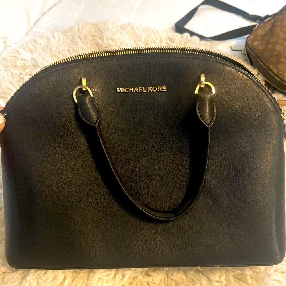 MICHAEL KORS CINDY LARGE LEATHER DOME SATCHEL SHOULDER OR CROSSBODY